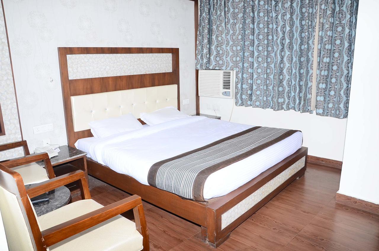 Hotel Opulence Pathankot Exterior photo